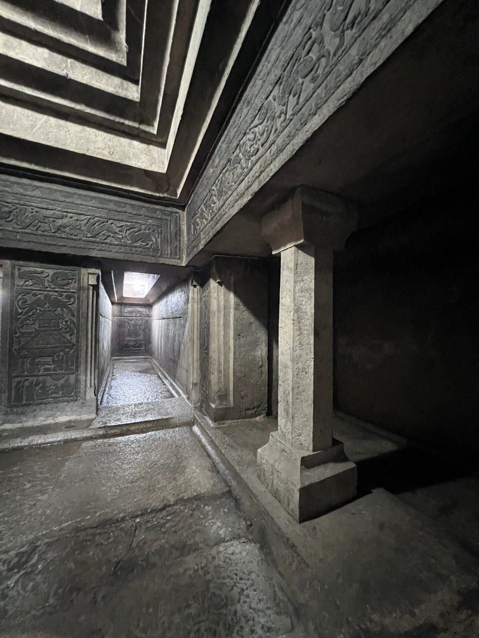 徐州白集汉代画像石墓 白集汉墓位于徐州市贾汪区青山泉乡白集村,为