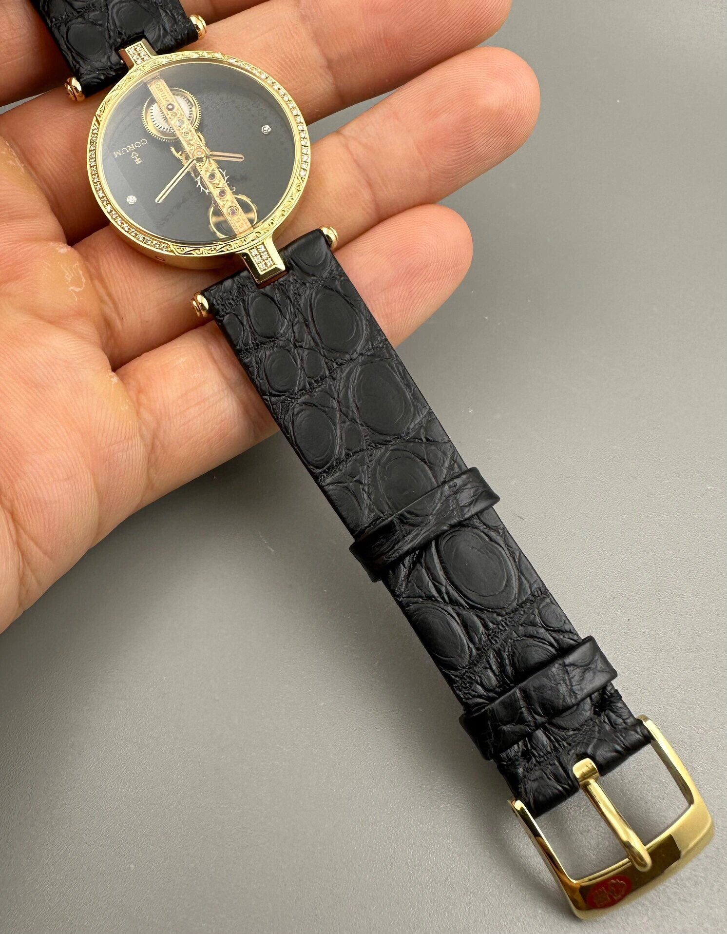 corum昆仑金桥系列女士手表 昆仑金桥系列女装表,30mm表径18k金表壳和