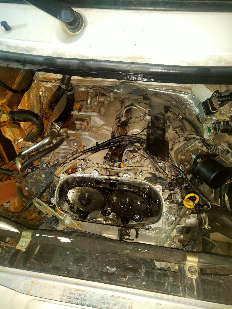 0t发动机,换个缸垫,看看这工程,也不知道意大利的这些工程师是咋设计