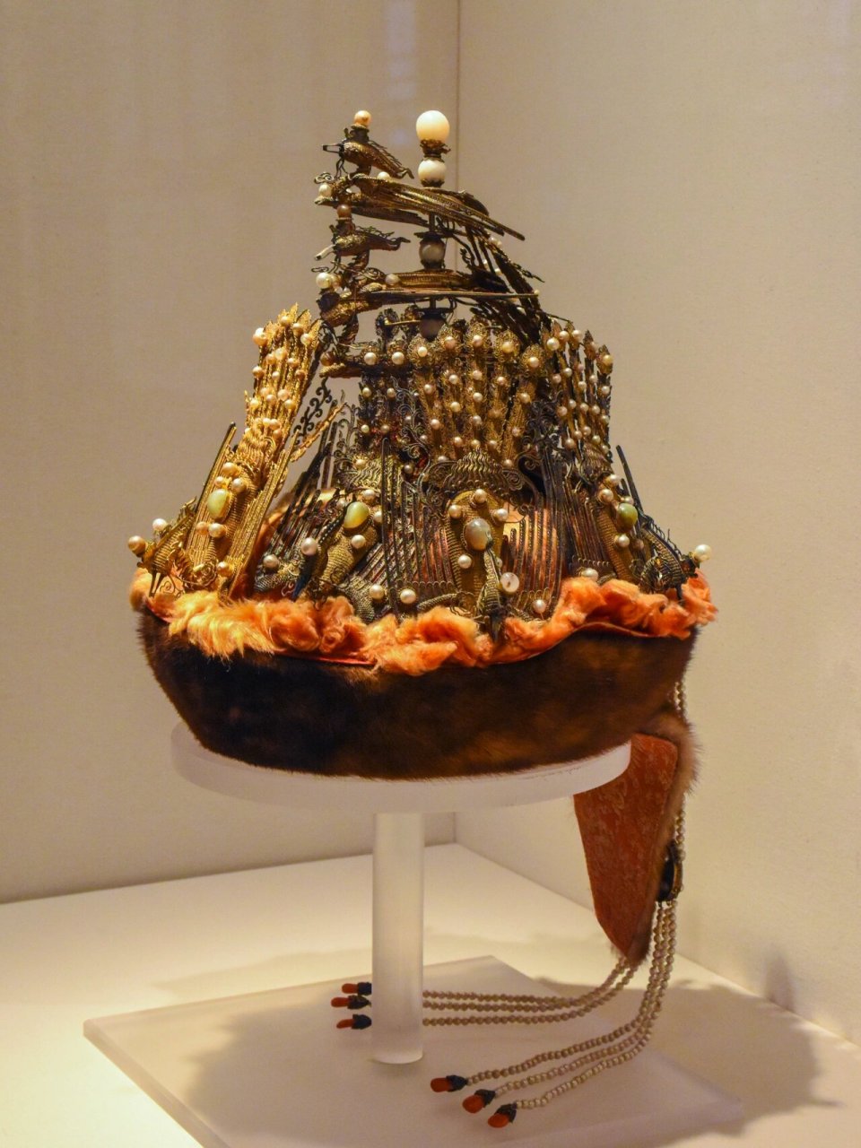 中华之美| 貂皮嵌珠皇后冬朝冠 貂皮嵌珠皇后冬朝冠 清 92: 故宫