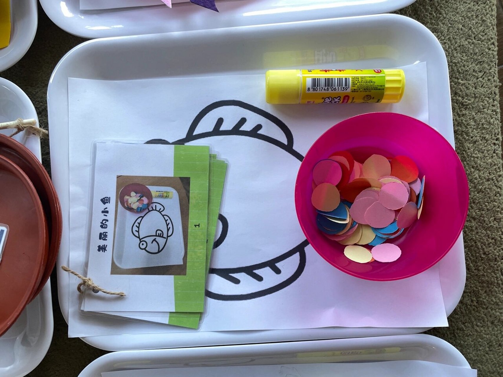 幼儿园小班自制教具 1,用卡纸和布织布制作成的图形配对,非常耐用 2