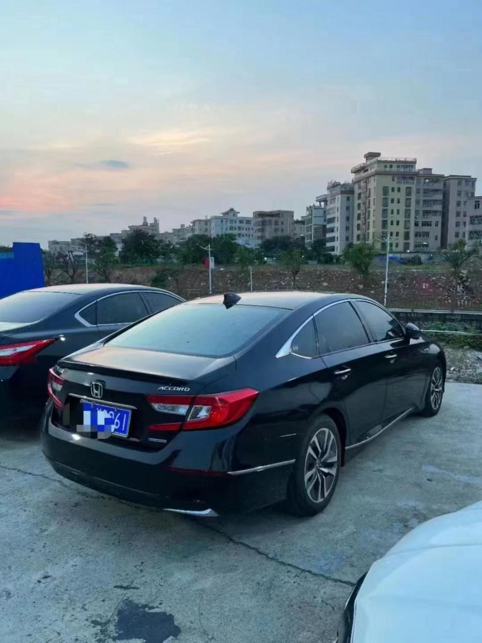 19年上牌的十代混动雅阁 经济 实惠 省油 颜值代表的车 现在全款走到9