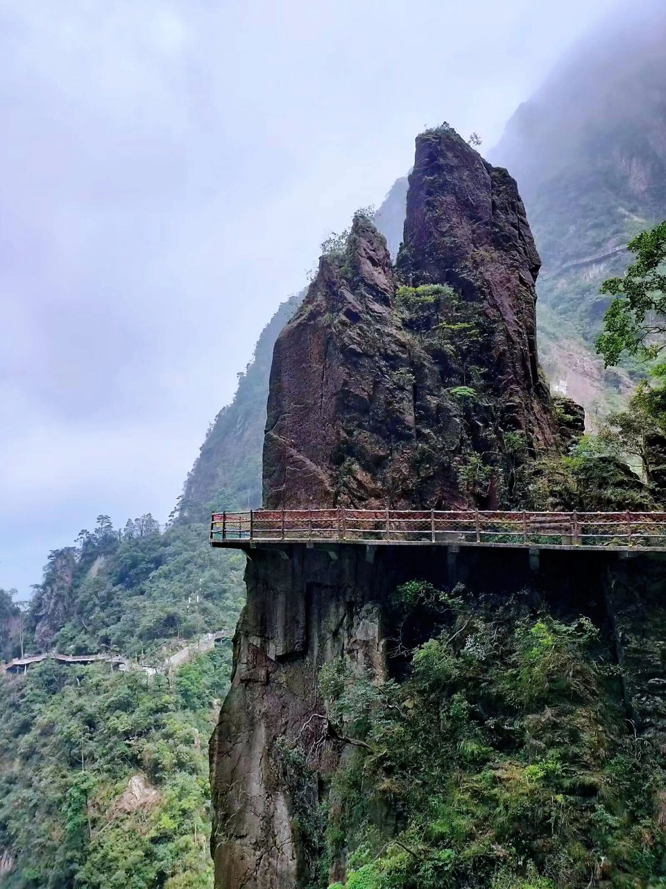 莽山游玩攻略 📍莽山位于郴州市宜章县莽山瑶族乡,湘粤交界处,内有