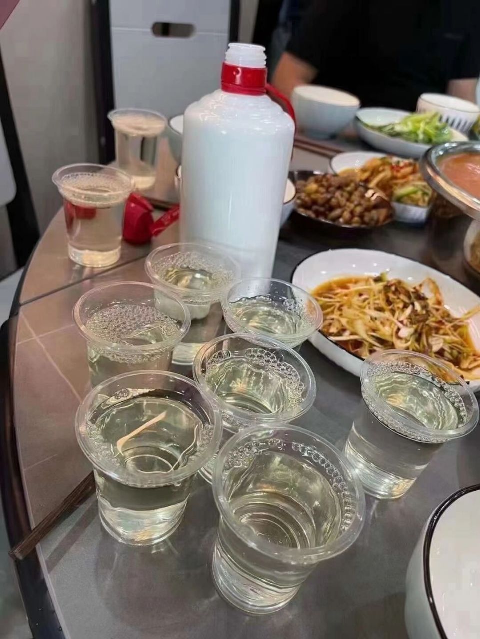 茅台镇人平时都喝什么酒 今天我来给大家讲一下,茅台镇当地人大多数在