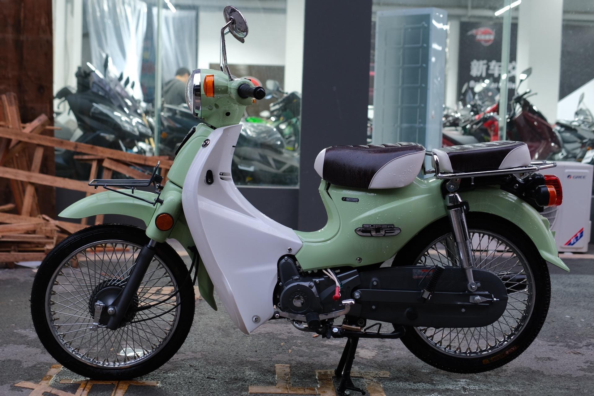 洛嘉 后浪复古弯梁车.官方指导价:6880现在优惠两千多