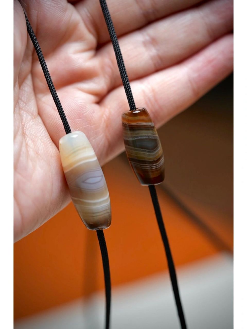 千年藏系老缠丝玛瑙珠 传千年藏系蓝沁缠丝珠 沁色非常讨喜 3色完美