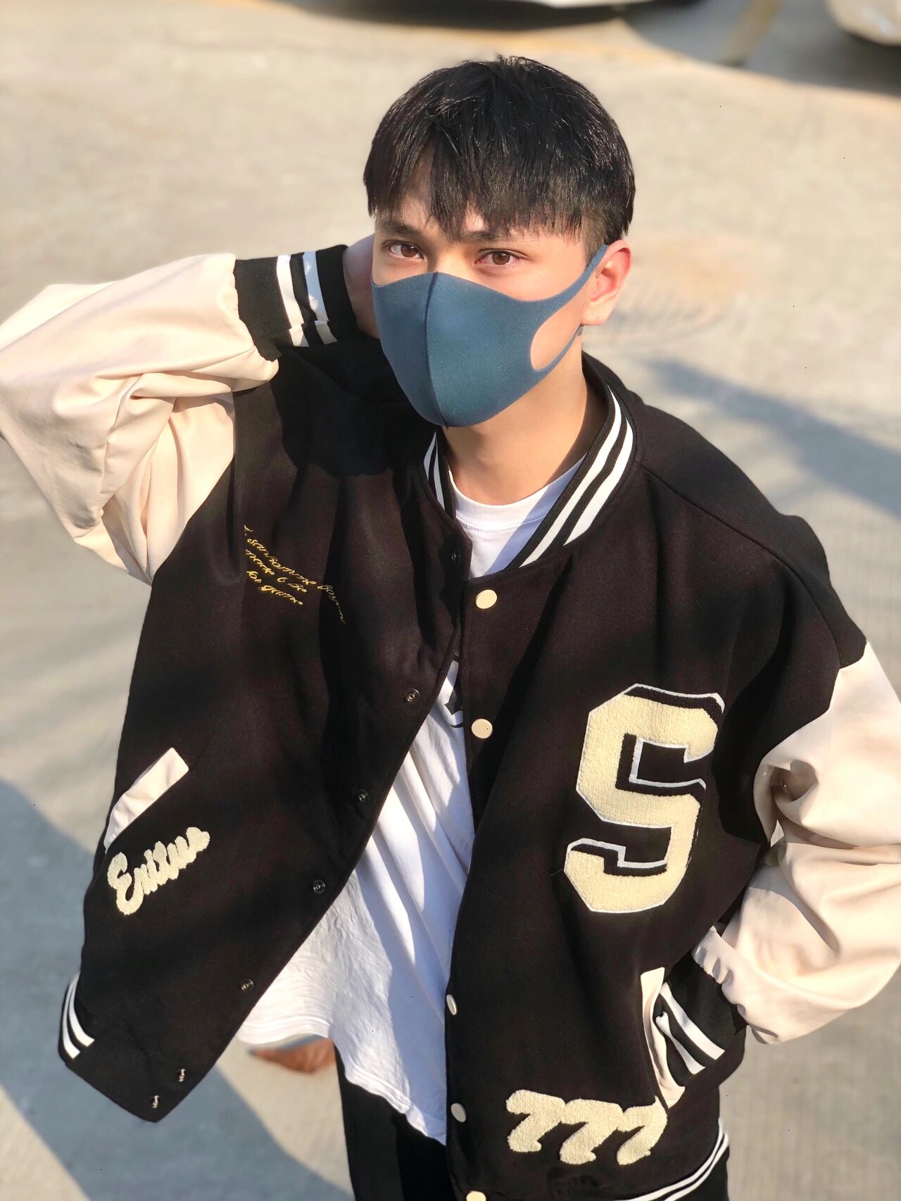 千篇一律的口罩面前,最近一个不一样的口罩脱颖而出,成为我的时尚