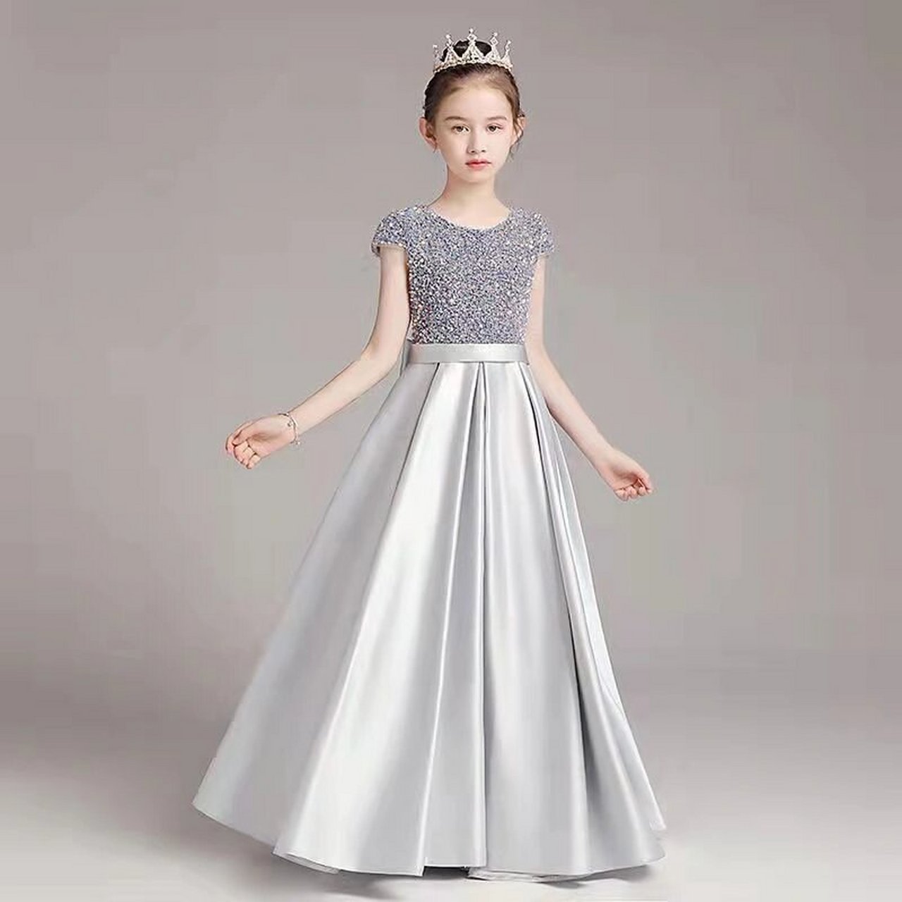 好看 好质量=女儿六一儿童节钢琴演出礼服 blingbling的女童礼服合集