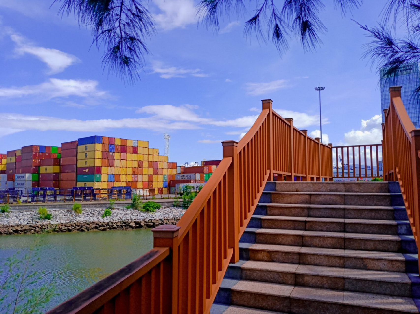 深圳新开的公园-烟墩山国际友好公园 位于盐田滨海的烟墩山国际友好