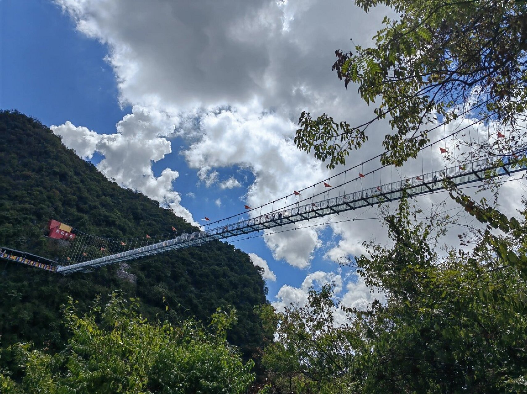 国庆第三天,误打误撞到了荔浦荔江湾景区59元的通票,包括玻璃桥,游船