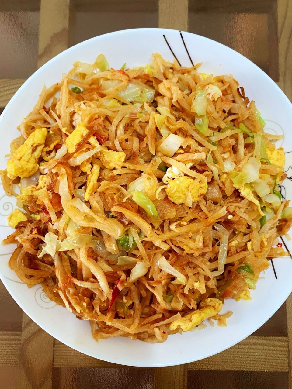 西红柿鸡蛋炒饼～十分钟搞定简单又美味 今天给大家分享一下我家经常