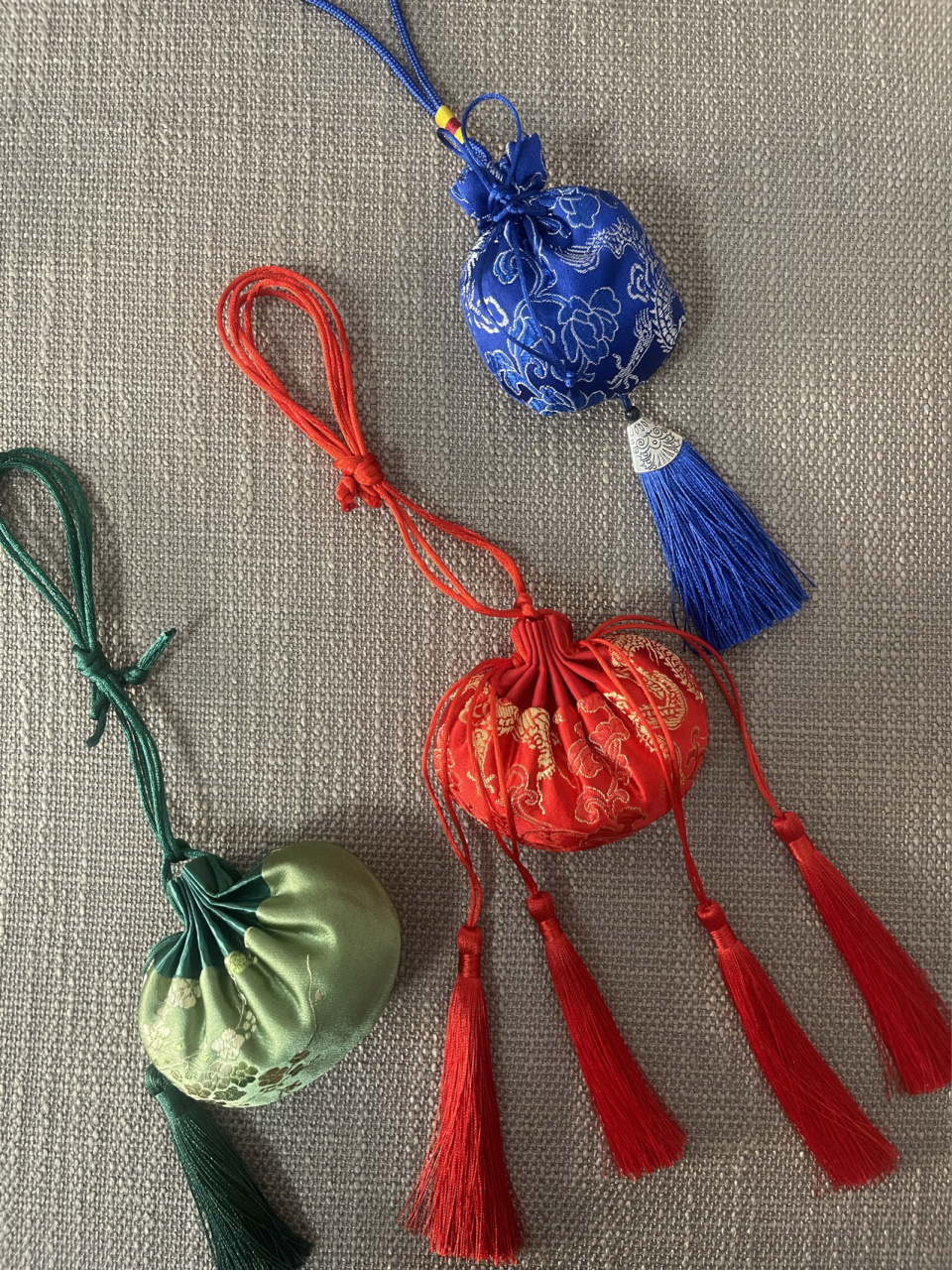 端午节96大娘手工做的荷包95太美啦 距离端午节还有10天 丹东的
