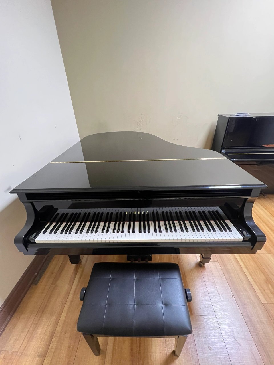 作为家用中型三角琴最受欢迎的型号雅马哈c3,性价比无与伦比