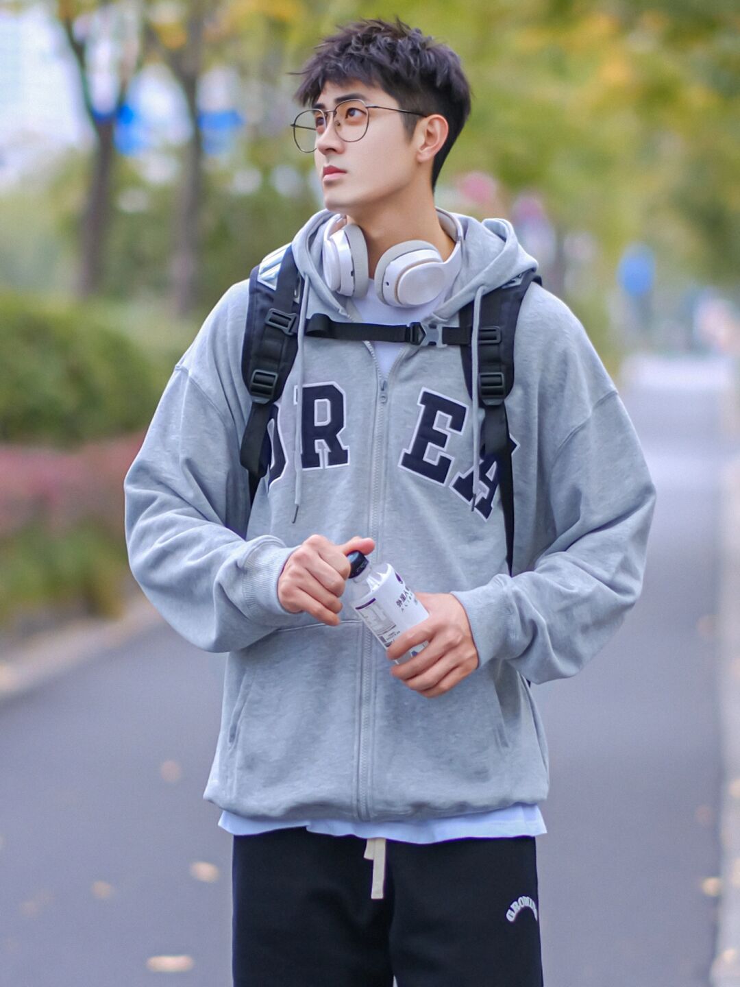 真的好适合男孩子,简约干净清爽,日常打理也简单,学生党都可以试一试