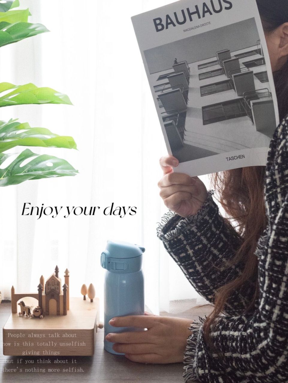 平时工作经常需要在外面跑客户,之前买的保温杯都挺重的携带方便不说