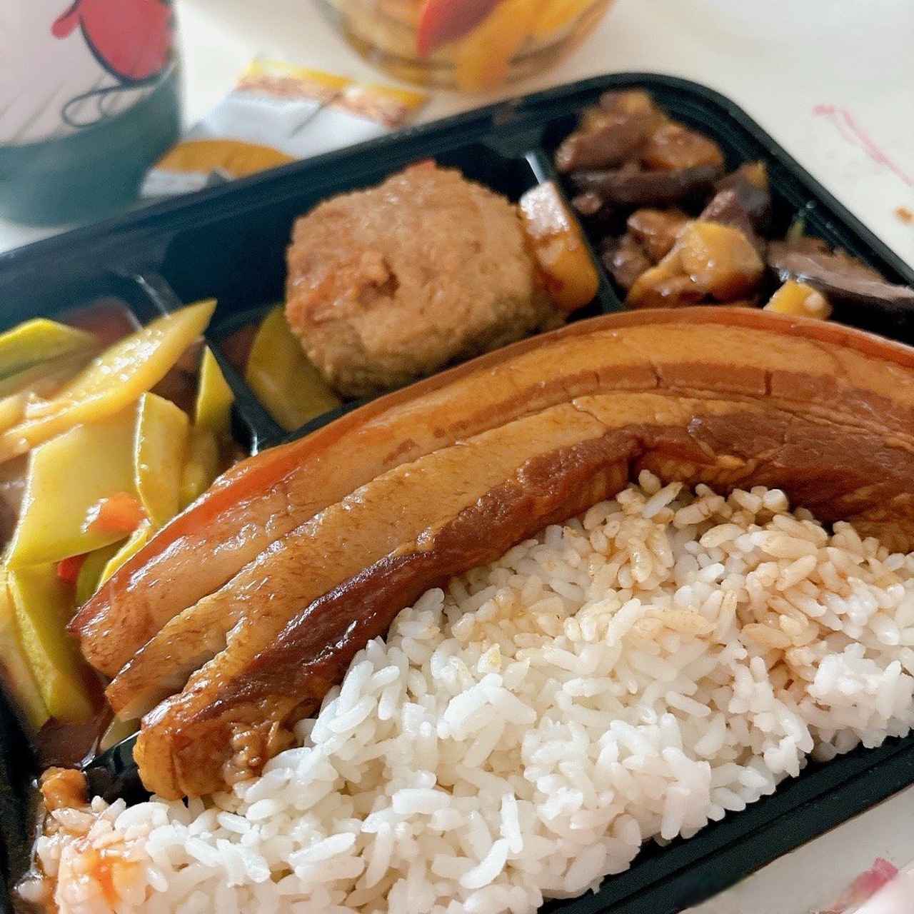 女儿放假第一天的午餐,把子肉 她说想吃米饭,肉.