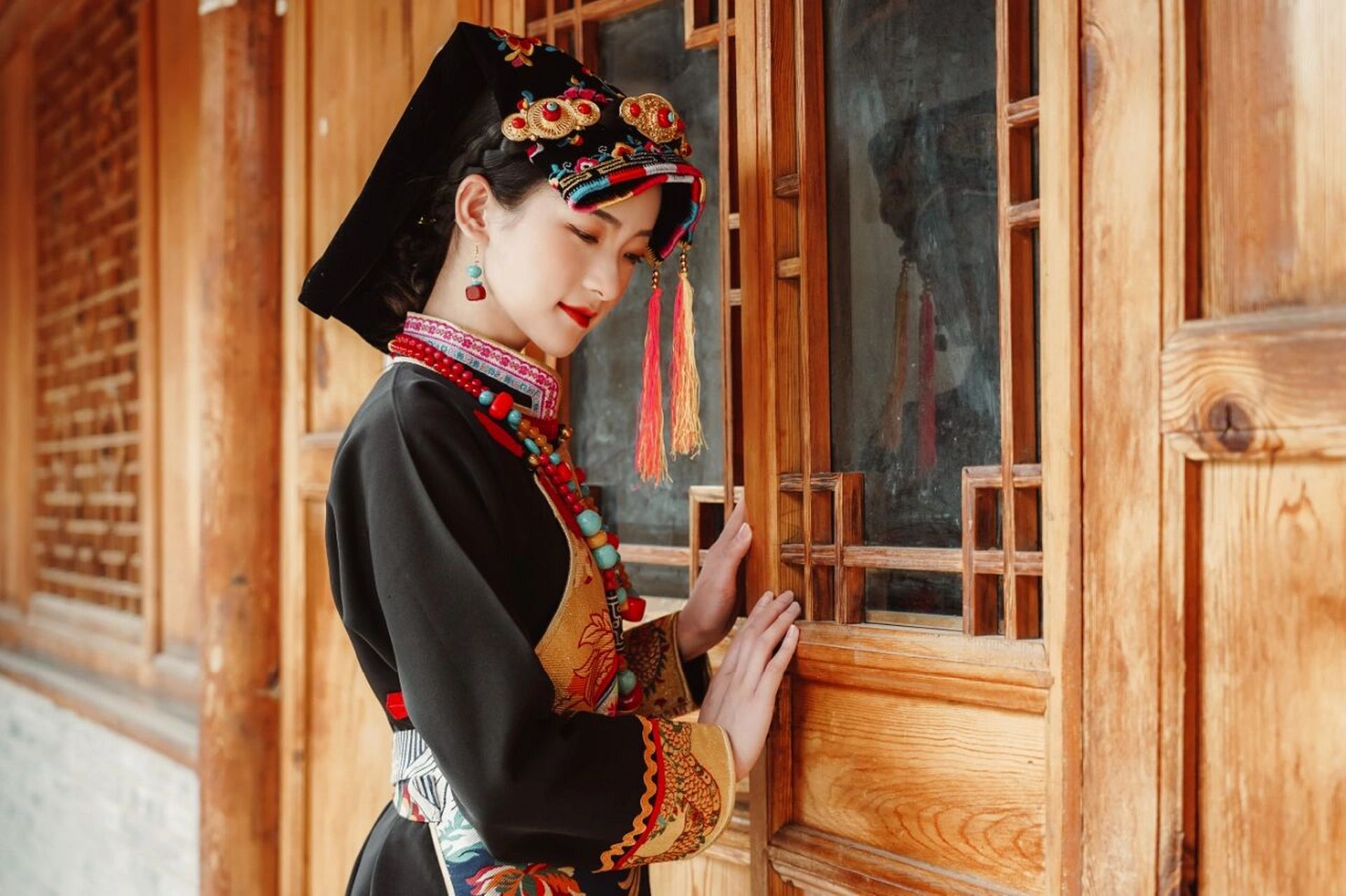 嘉绒藏族——四川甘孜州丹巴县美人谷服饰 92嘉绒藏族服饰: 盛装