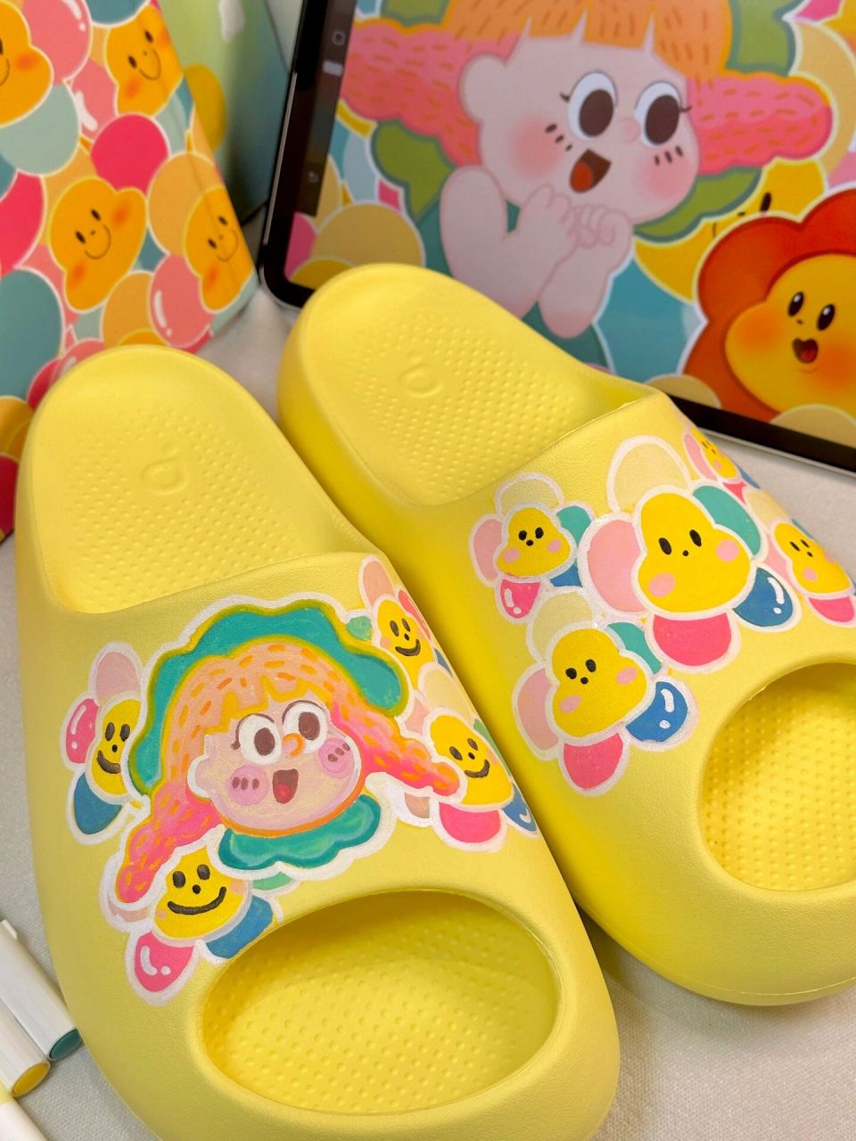 diy涂鸦|把喜欢的小图案画在拖鞋上啦 第一次尝试在拖鞋上diy涂鸦 画