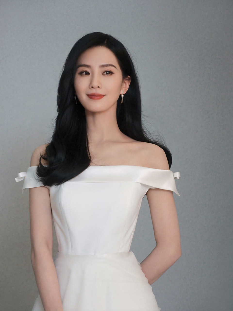 刘诗诗的天鹅颈直角肩#  好美好美