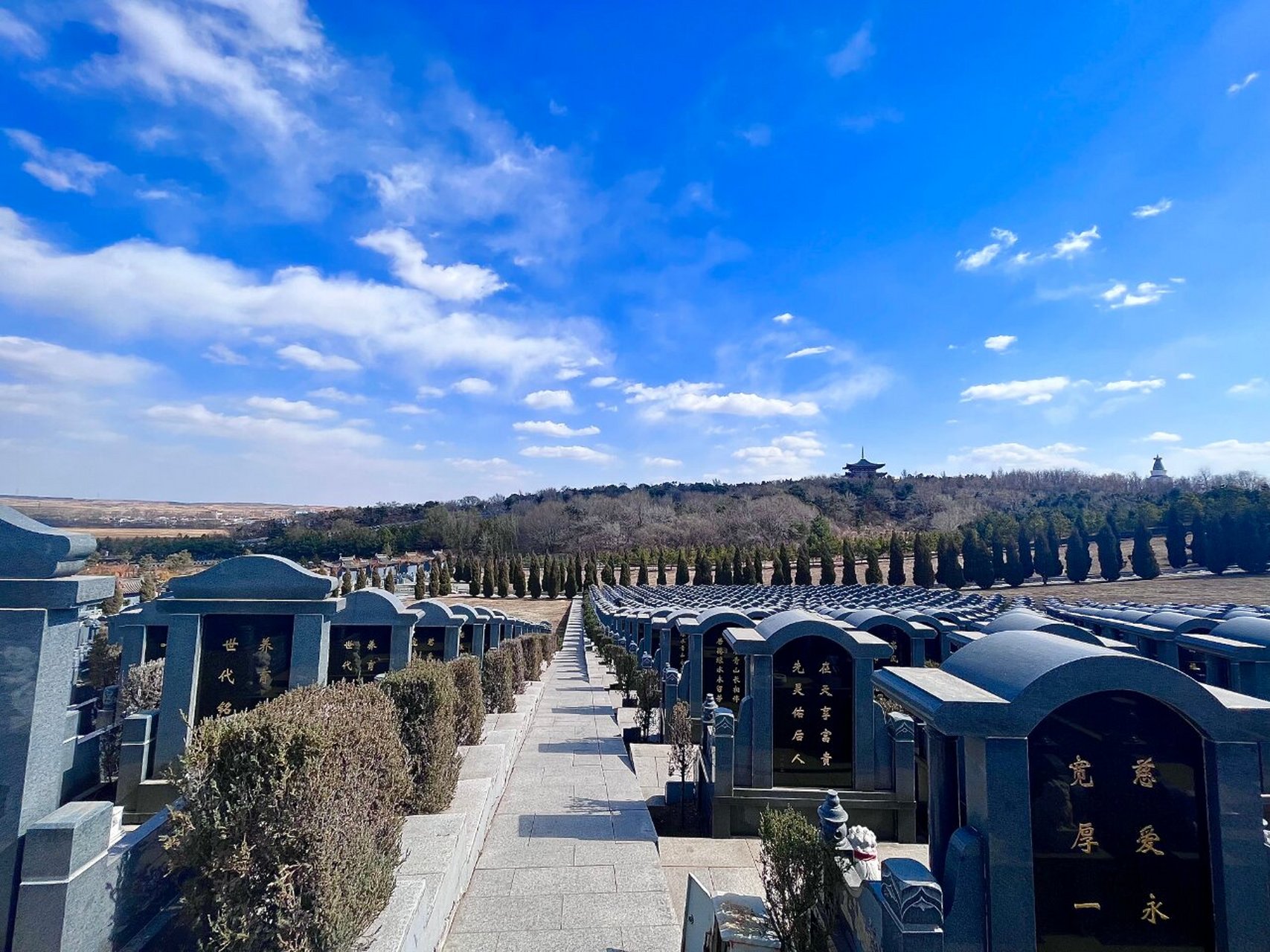 走遍沈阳的墓园-第五站-中华寺墓园 中华寺墓园坐落在沈阳与抚顺的