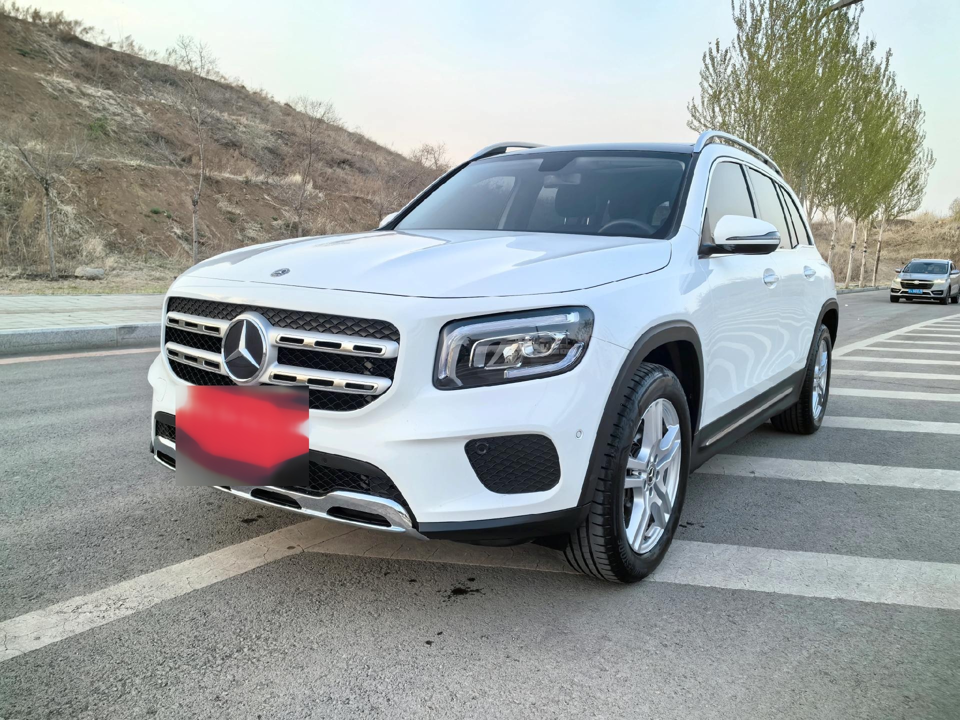 21年上牌奔驰glb200,个人一手车,谁买更谁名,保实表,白车黑内,1