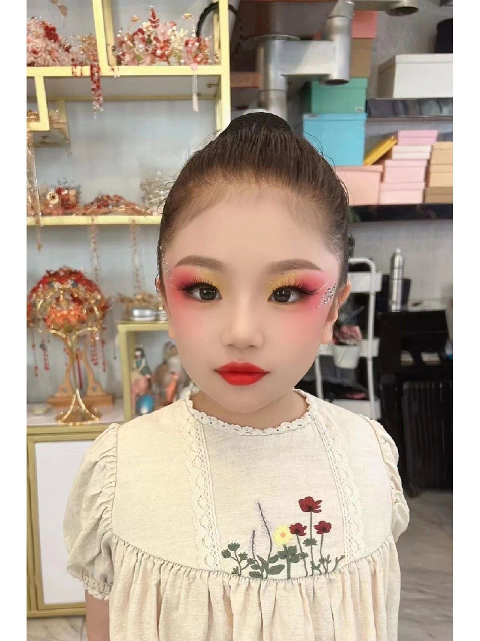 可可爱爱的小朋友舞蹈妆造