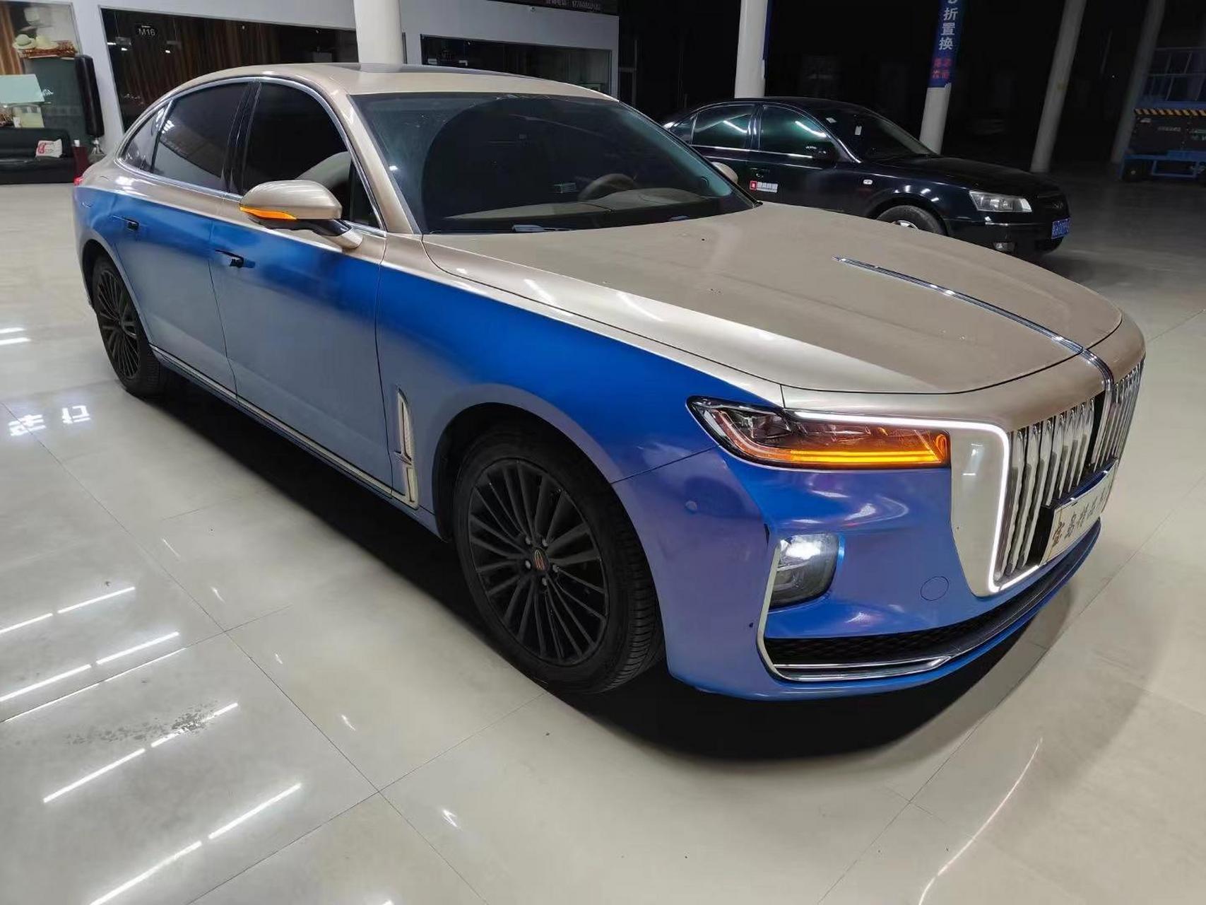 红旗h9. 21年  黑色贴双拼膜 一手车  全车原版原漆   新车指导价36.