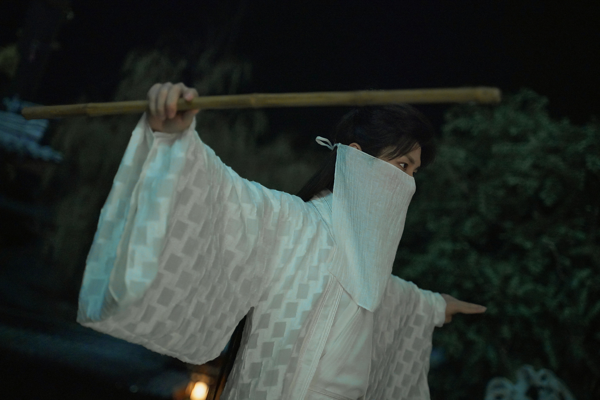 成毅 03 @成毅莲花楼  『理想生活图鉴』白衣侠客,半掩真容,武力