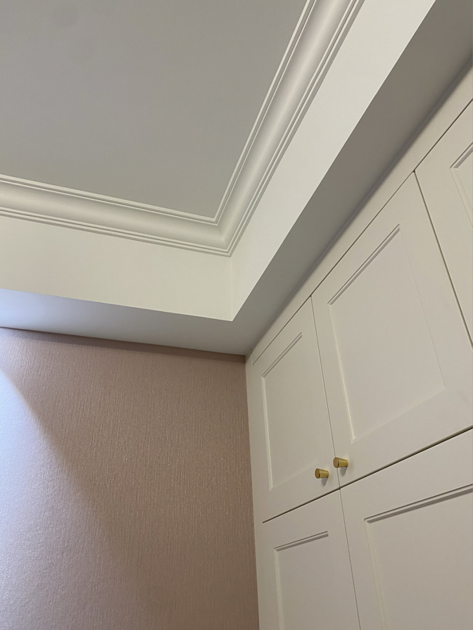 现代美式|传说中的双眼皮吊顶搭配石膏线 吊顶是包含在半包内容里的,