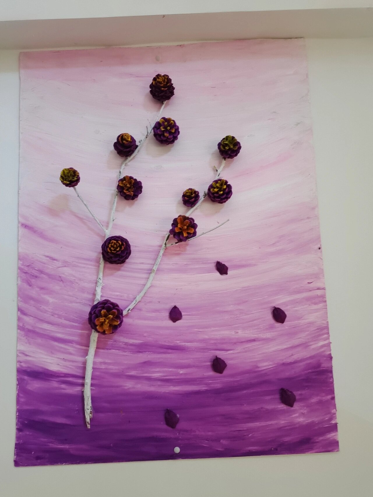 松果树枝画/开学环创快乐