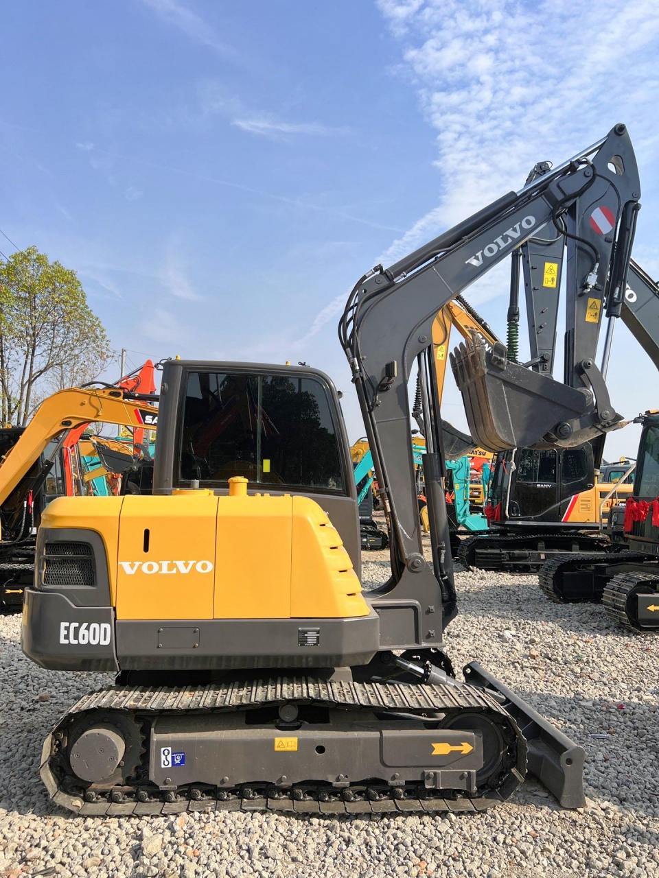 沃尔沃60挖机.性能卓越驾驶舒适