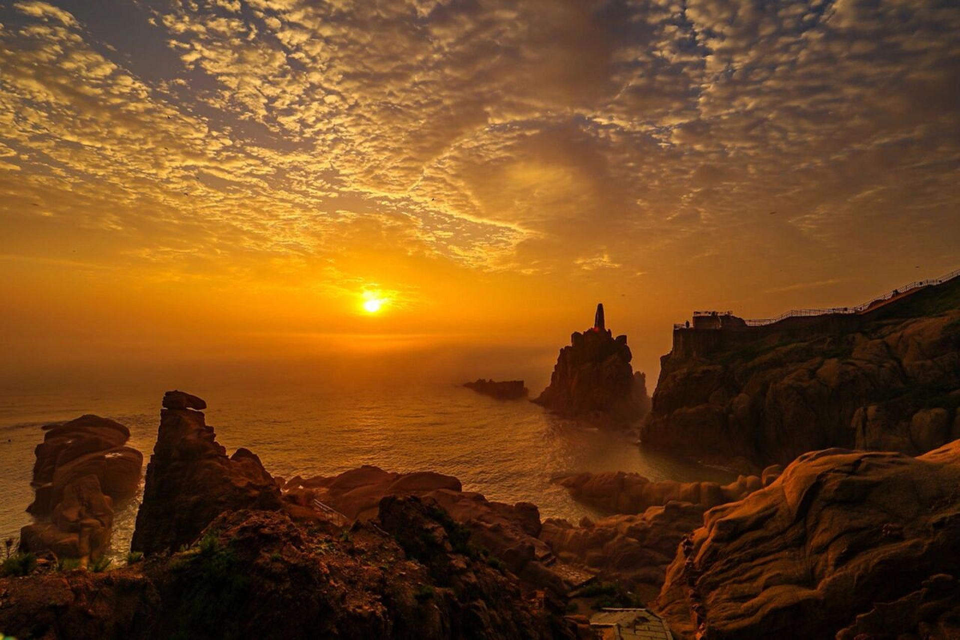 成山头风景区位于胶东半岛荣成成山山脉.