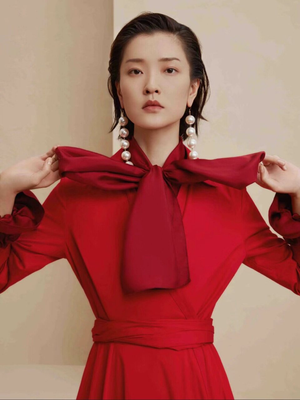 中国顶级超模~杜鹃 杜鹃的成名之路很直球,2002年获得新丝路模特大赛