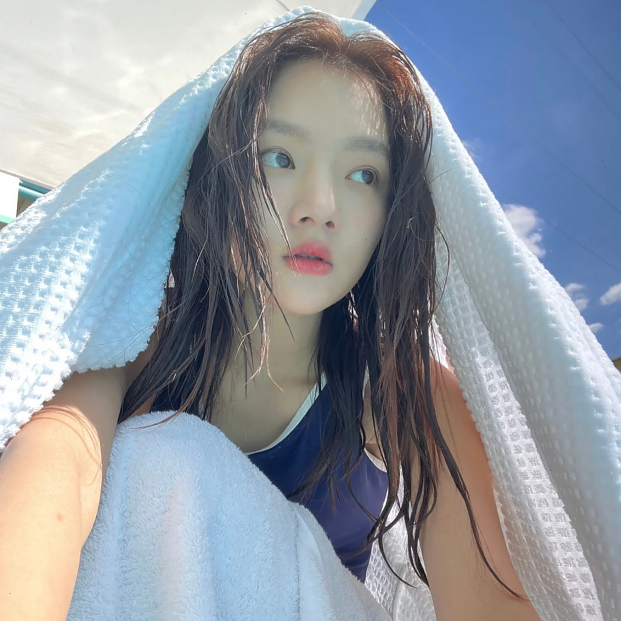 任敏 | 头像  #任敏水中写字