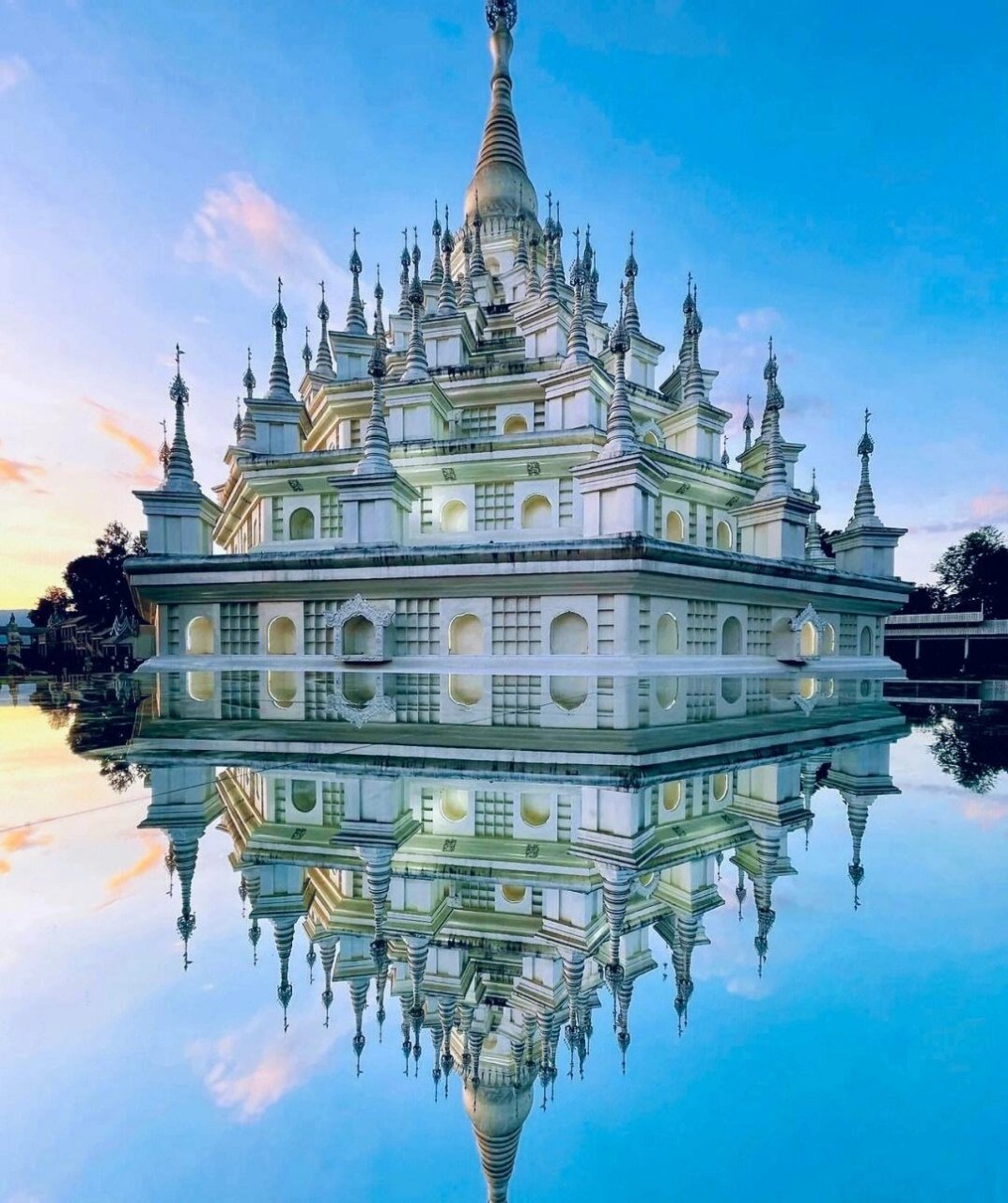 求问:云南芒市有没有动车或火车直达大理?