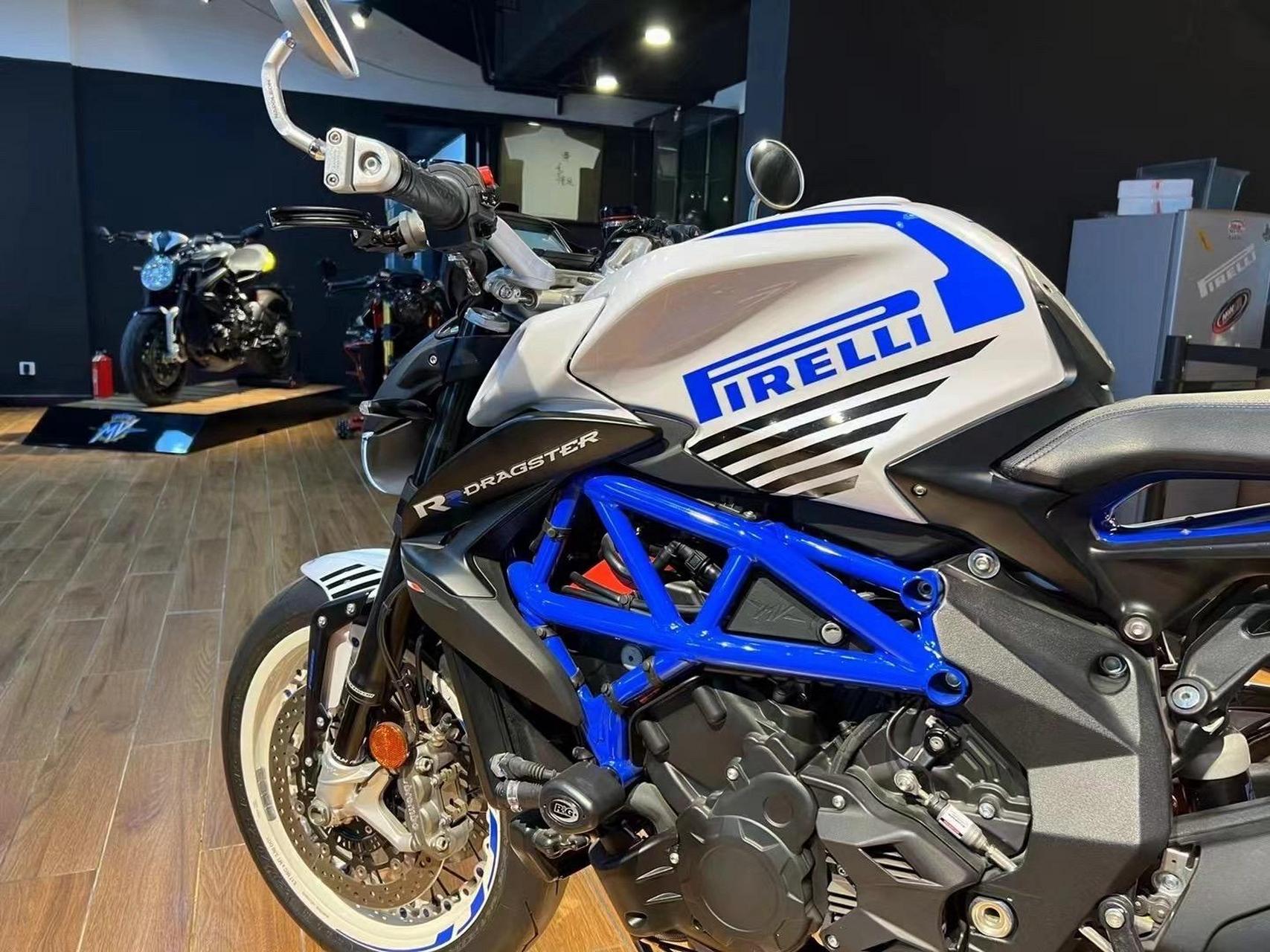 mv 奥古斯塔 dragster 800rr 倍耐力连名限量款 xxx/200 20年上牌