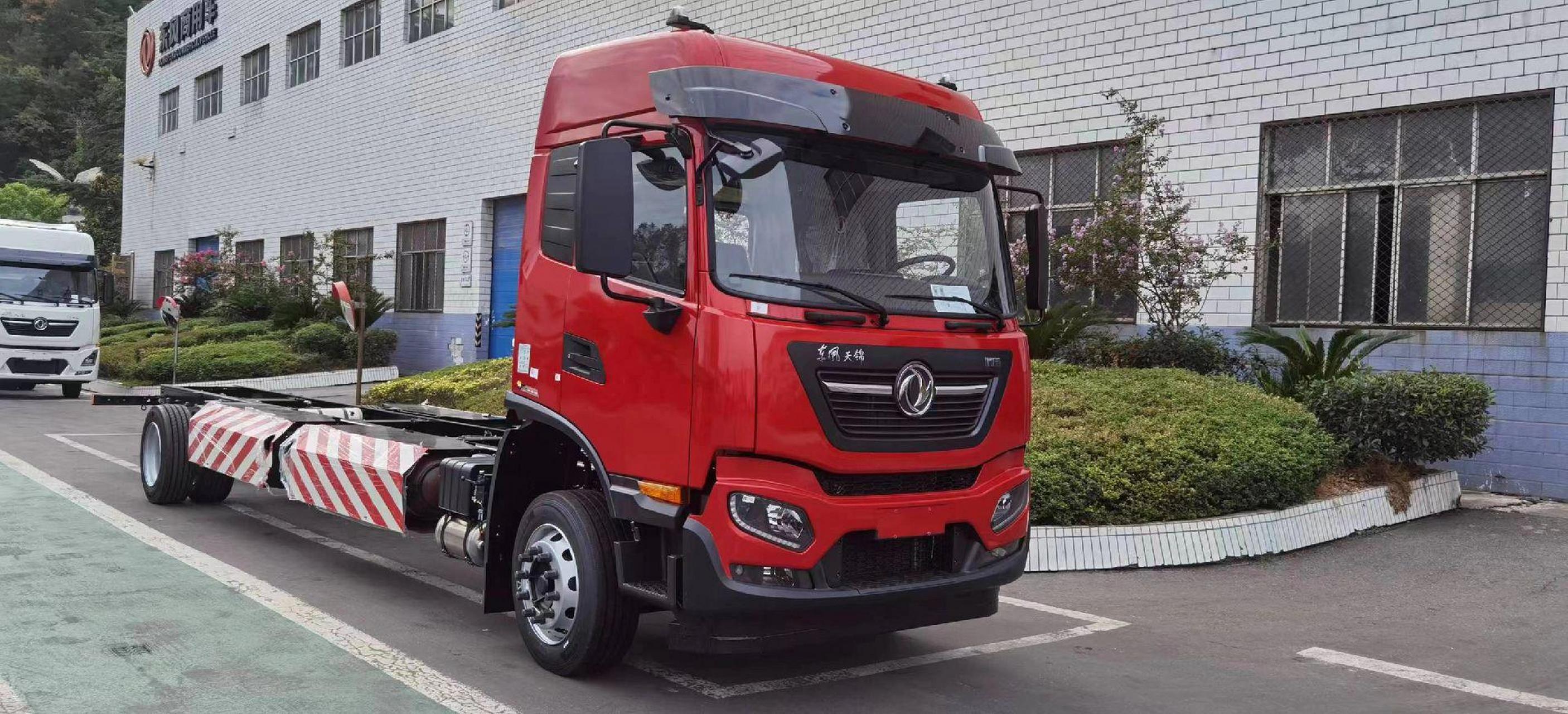 东风畅行4x2载货配置:东风天锦kr驾驶室,玉柴245发动机,法士特8挡变速