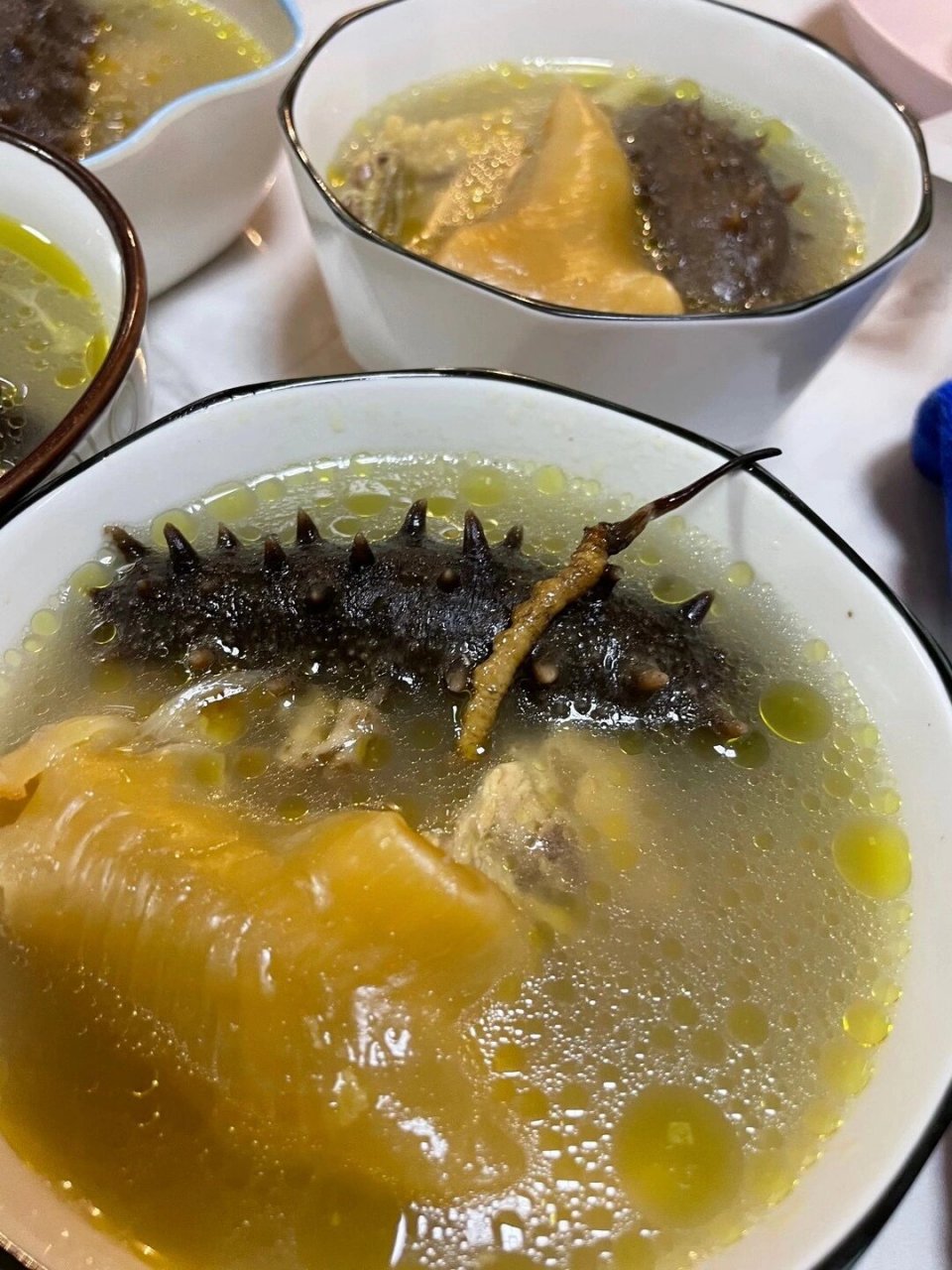 海参虫草鸡汤!特别适合冬季进补的滋养汤品.