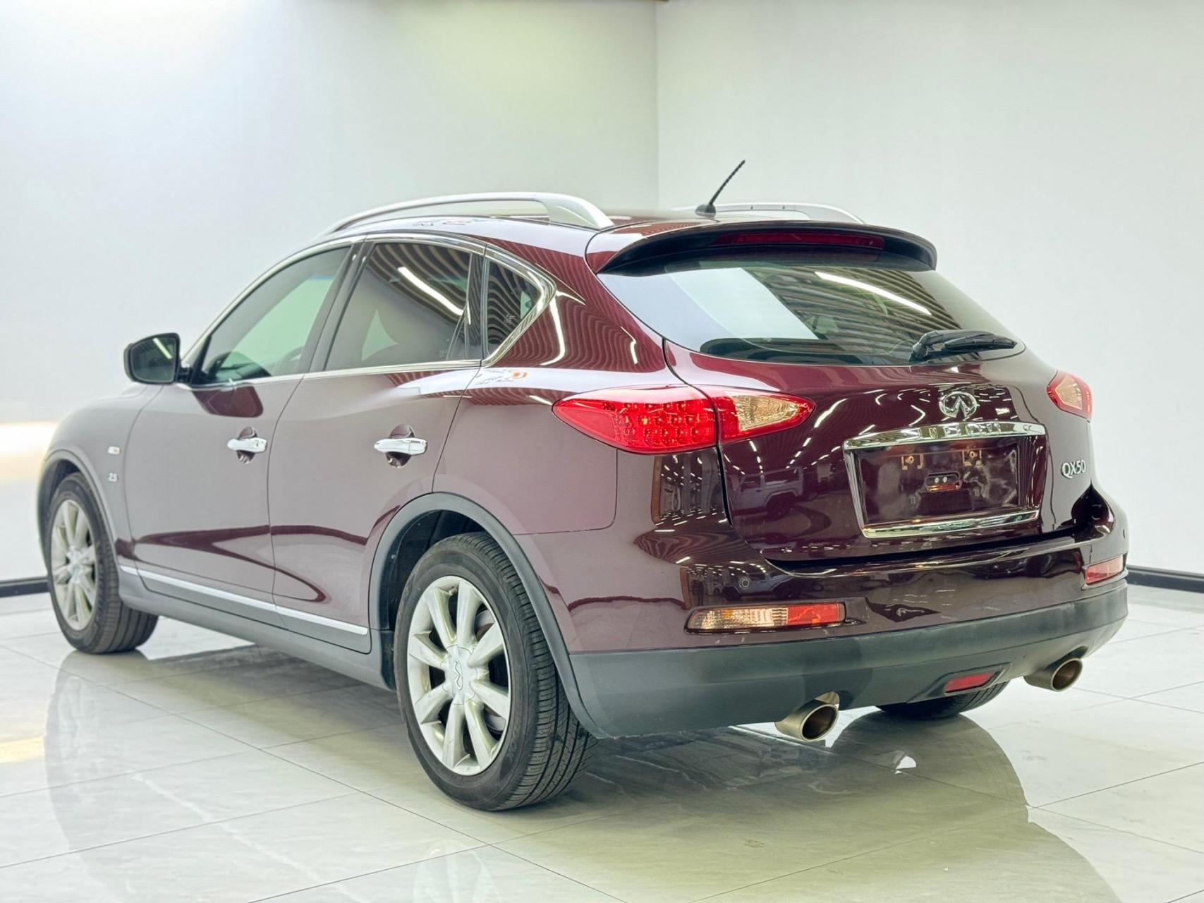 15年英菲尼迪qx50  2.5 v6发动机 全时四驱