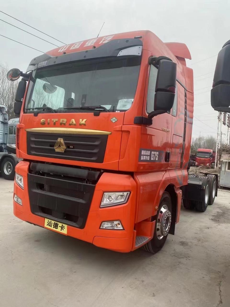 汕德卡,天然气牵引车480 560 590,油车510 570 630 欢迎各位老板卡友