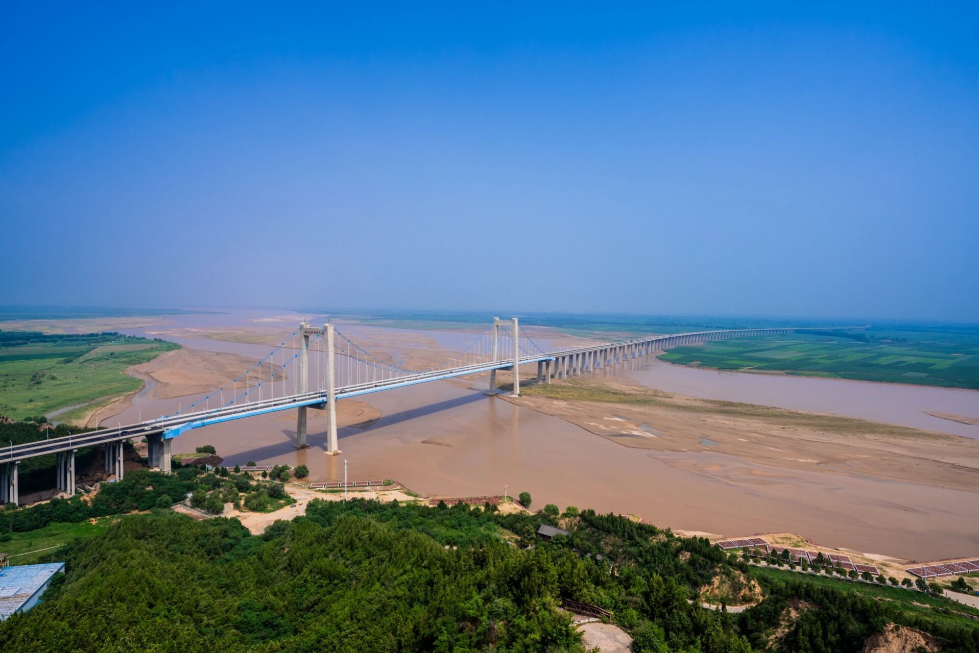 桃花峪黄河大桥(shoy by zve1) 桃花峪黄河大桥跨越黄河两岸,它是武陟