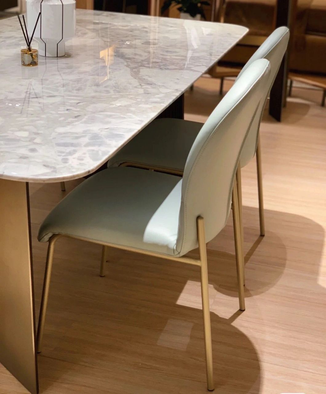 意迪森 editions 尹康特罗 餐桌椅    意迪森 尹康特罗 天然大理石
