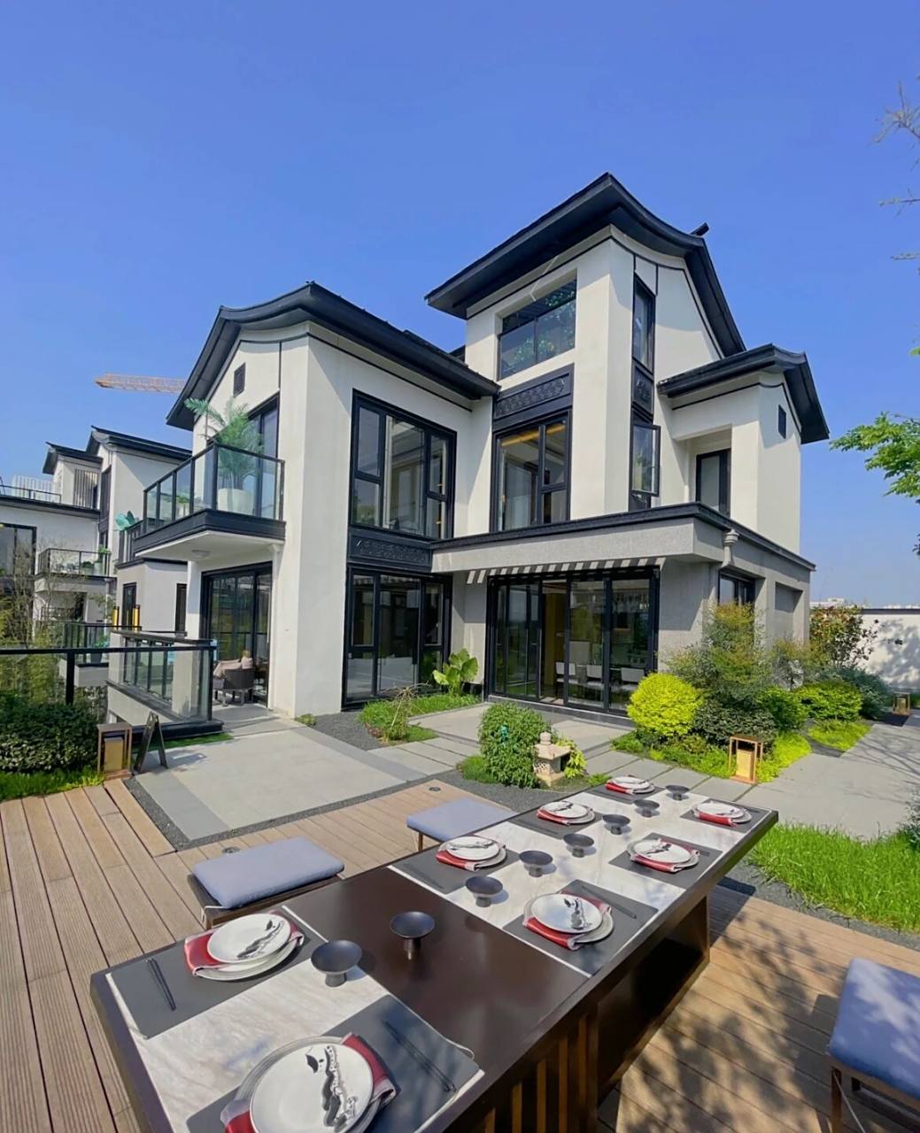 临安青山湖地铁口旁400来万的合院别墅93 寻一庭院, 慰半生辛劳