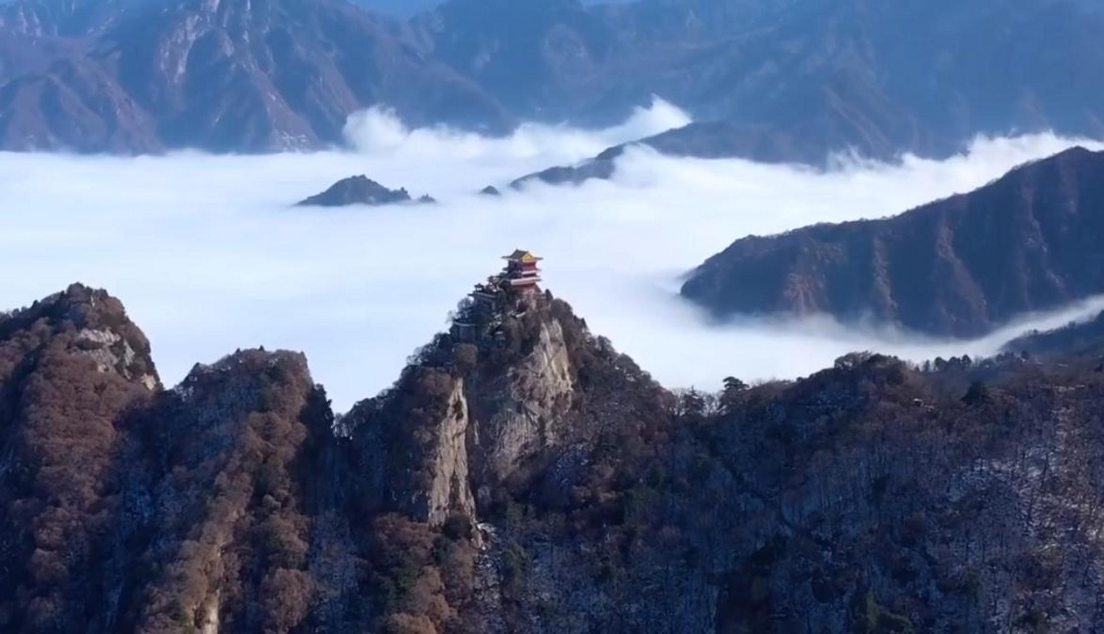 终南山早春云海绵绵】近日,陕西西安,终南山出现壮丽的云海景观.