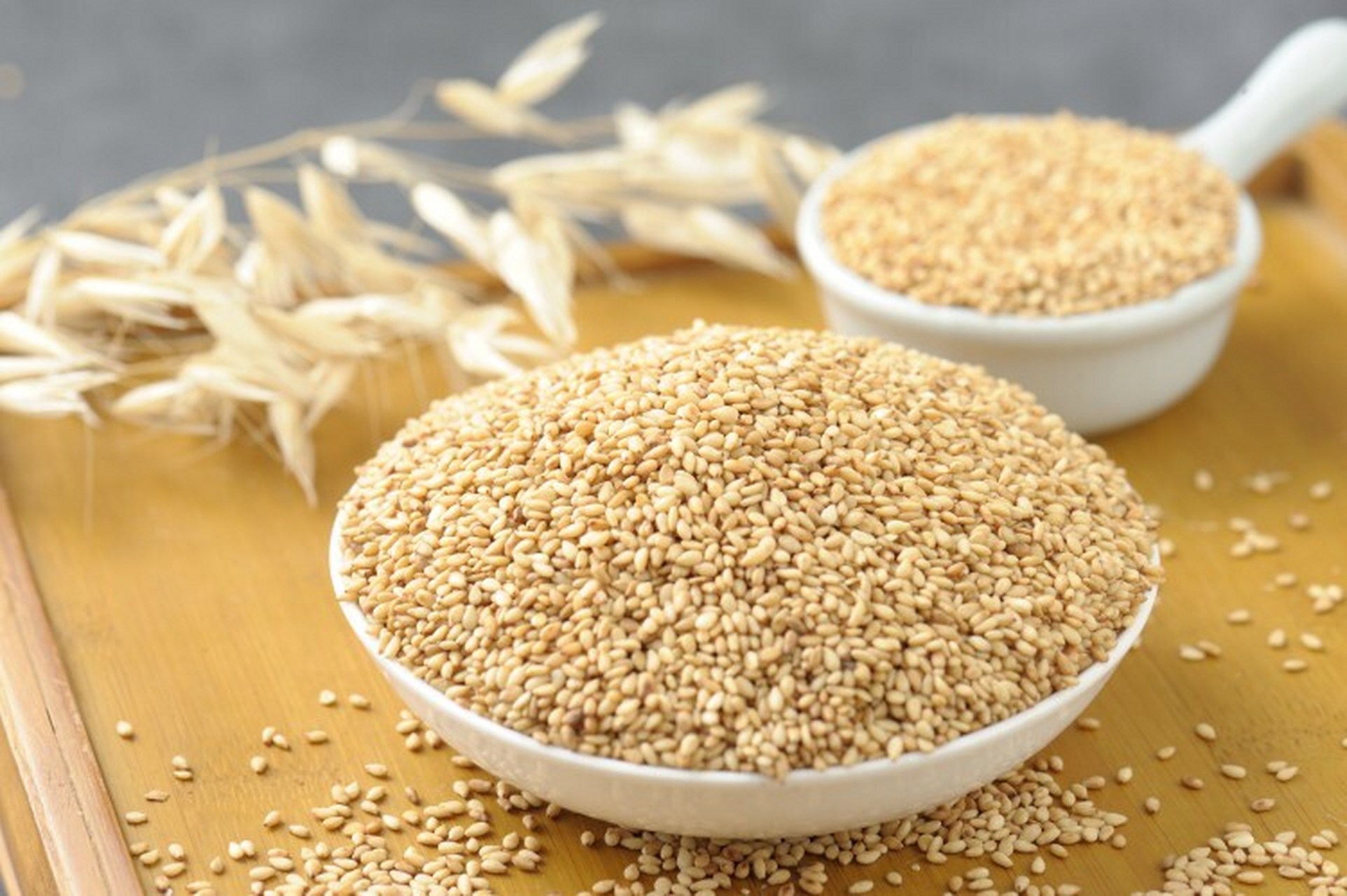 河南省特产 - 平舆白芝麻 平舆县白芝麻栽培史上溯至周初,《史记》