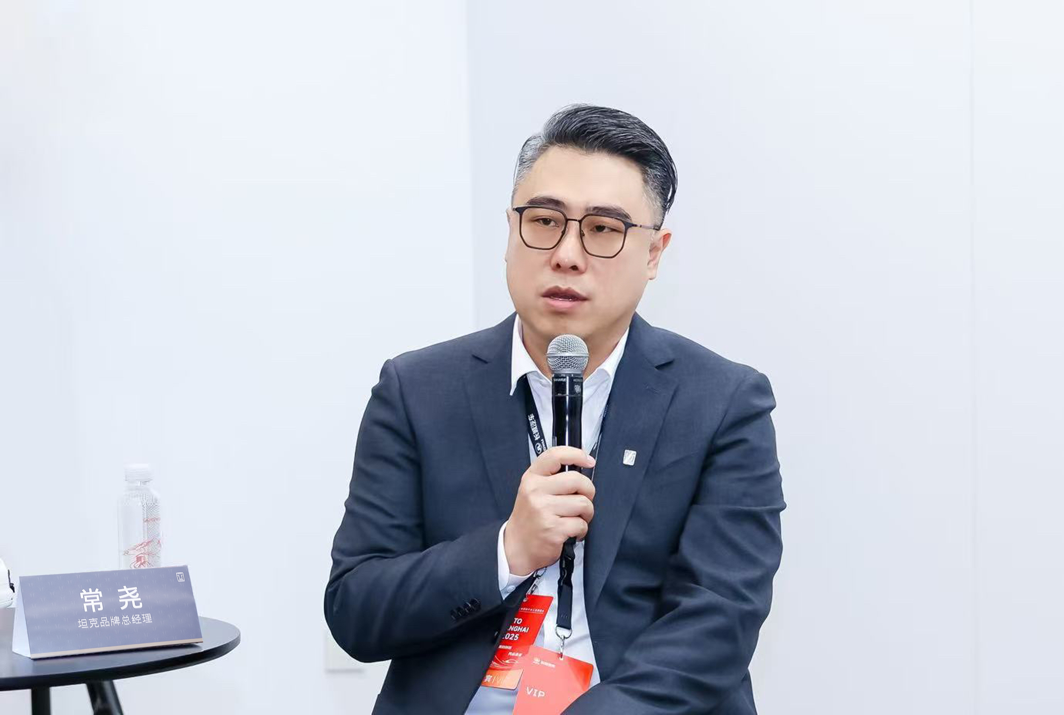 这次上海车展,特意群访常总