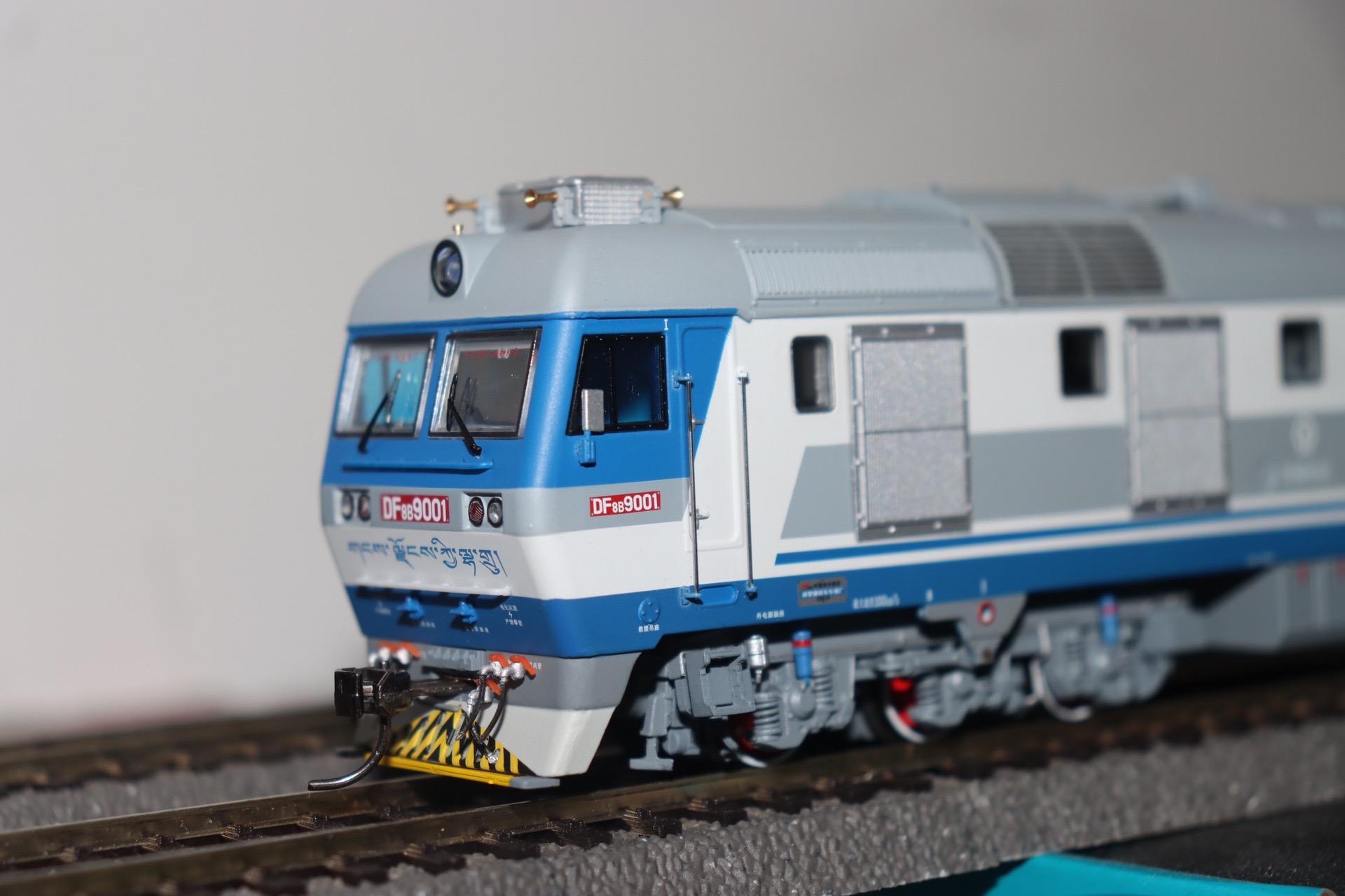 仅造了9001和9002就引进了美国通用公司的nj2内燃机车.