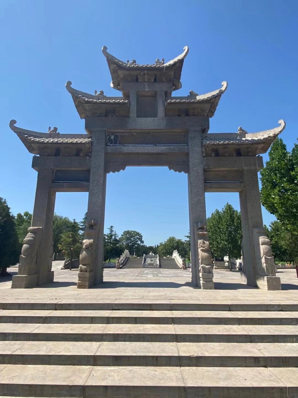 运城市舜帝陵 山西省运城市舜帝陵:运城市盐湖区北相镇西曲马村;以