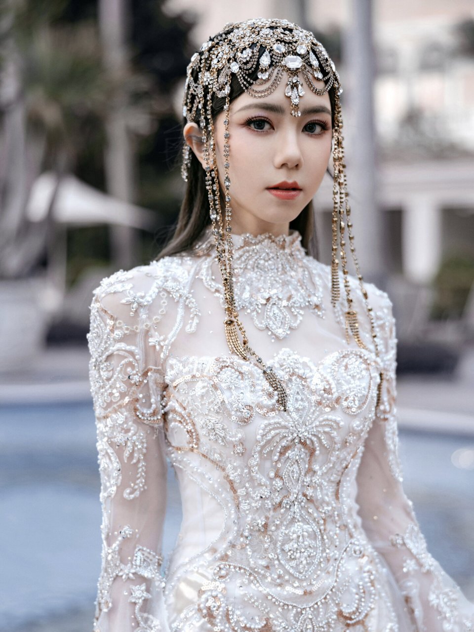 邓紫棋这个异域公主造型太好看了吧 一袭异域风礼服裙出席跨年晚会