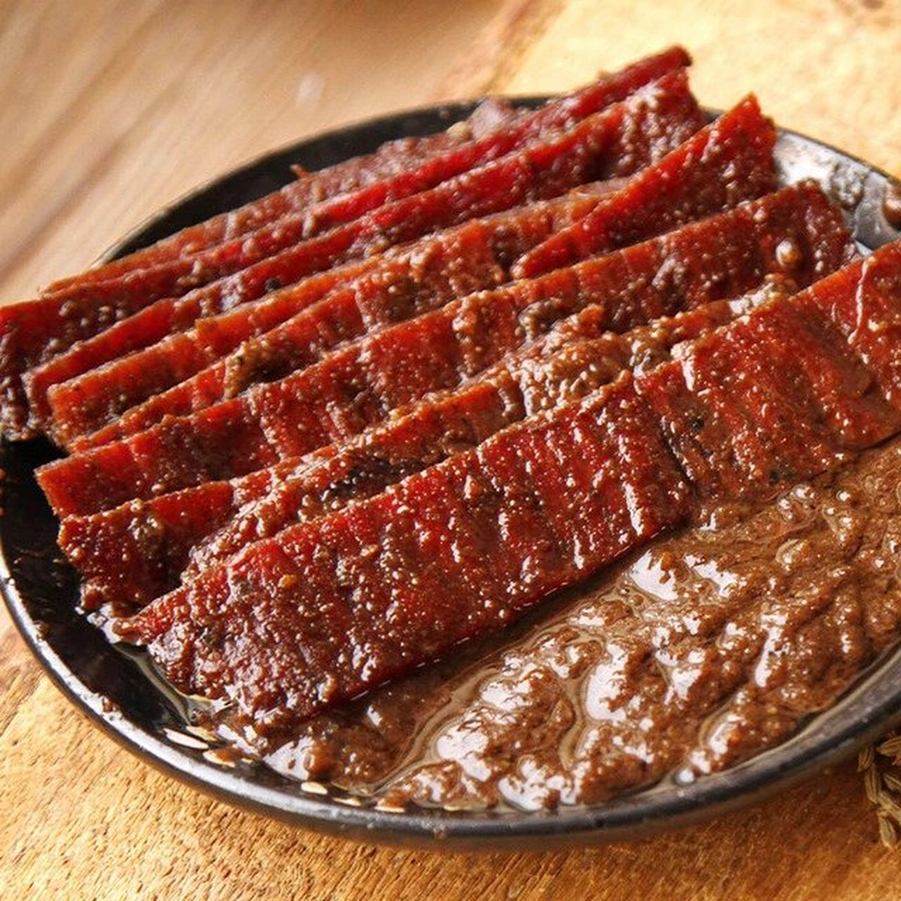 好有嚼味的牛巴 玉林牛巴是我们广西玉林当地的特色美食,玉林牛巴颜色